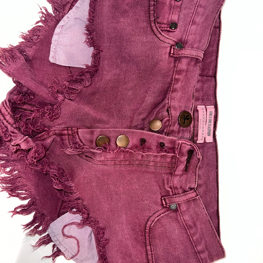 red pink One Teaspoon size 25 distressed jean shorts